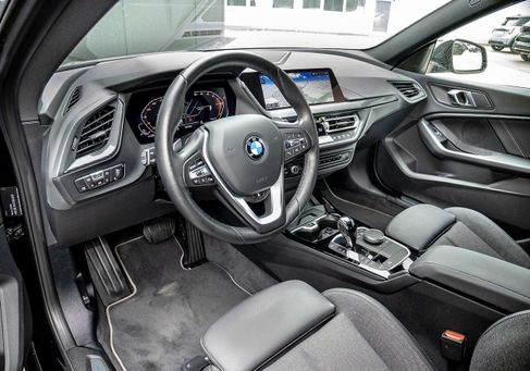 BMW 220, 2023 3