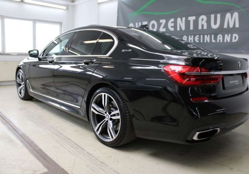 BMW 740, 2018