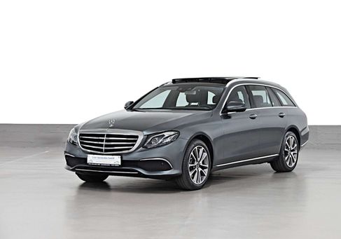 Mercedes-Benz E 220, 2020 3