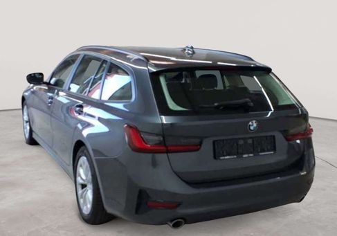 BMW 318, 2022