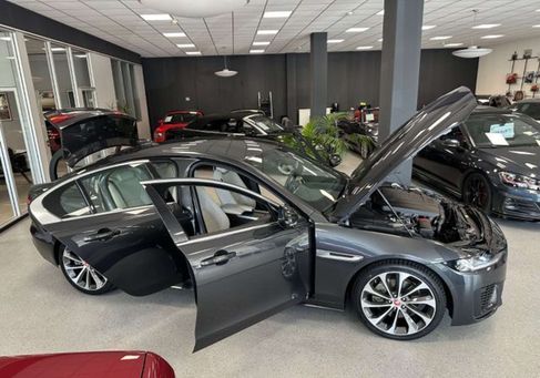 Jaguar XE, 2019 3