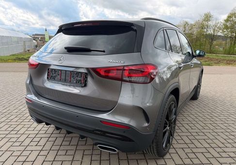 Mercedes-Benz GLA 250, 2022