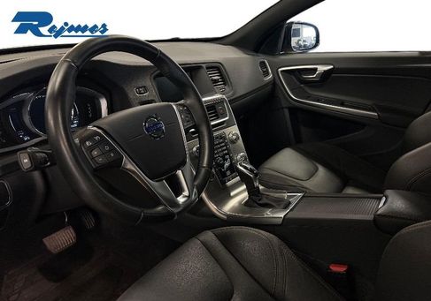 Volvo V60 Cross Country, 2018