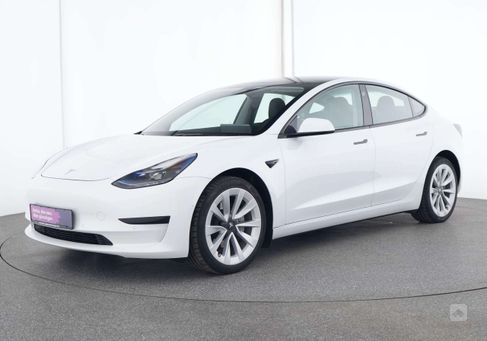 Tesla Model 3, 2022