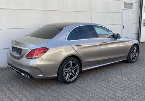 Mercedes-Benz C 300, 2019 3