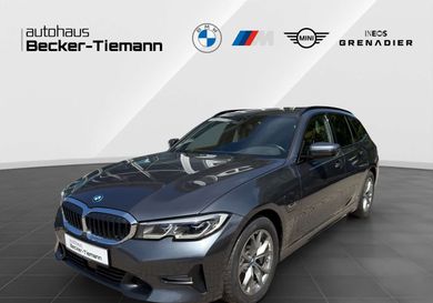BMW 330, 2022