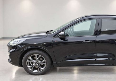 Ford Kuga, 2023 3
