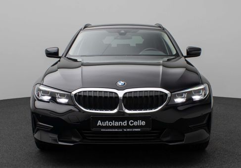 BMW 318, 2022