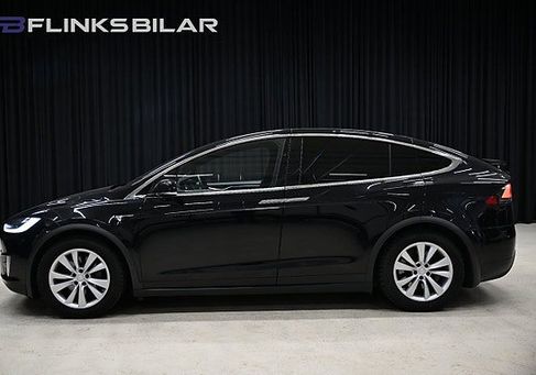 Tesla Model X, 2017