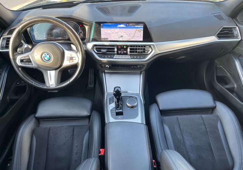 BMW 330, 2021