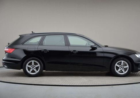 Audi A4, 2022