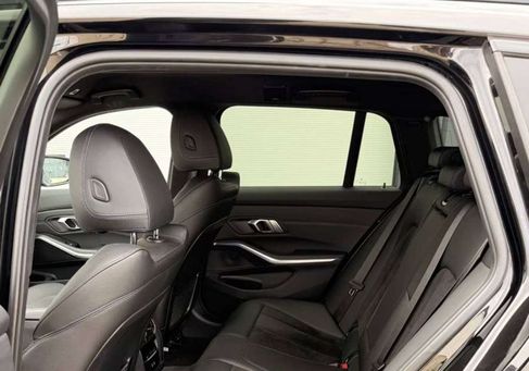 BMW 320, 2022 3