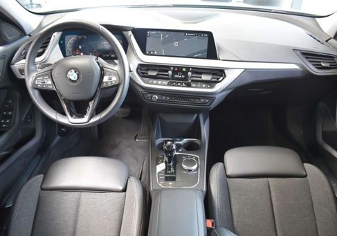 BMW 118, 2023 3
