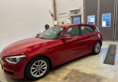 BMW 118, 2012