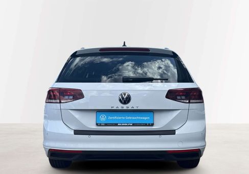 Volkswagen Passat Variant, 2023 3