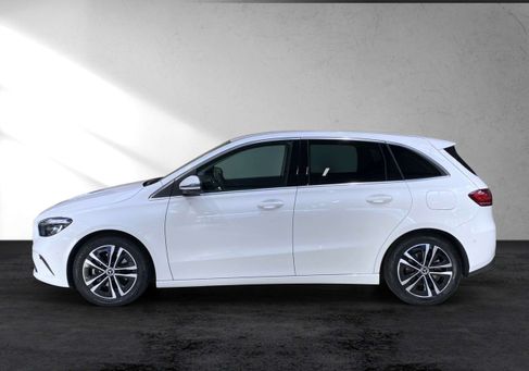 Mercedes-Benz B 200, 2024