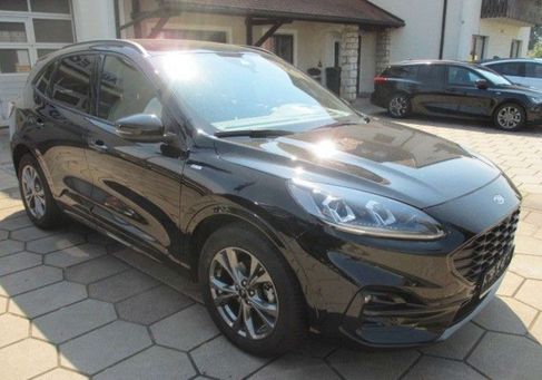 Ford Kuga, 2022 3