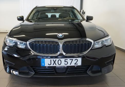 BMW 330, 2022
