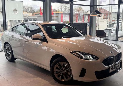 BMW 216, 2025