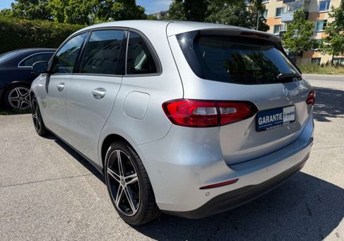 Mercedes-Benz B 220, 2022