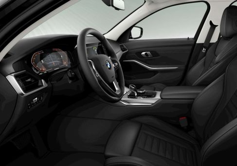 BMW 318, 2022
