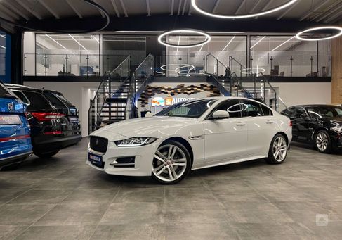 Jaguar XE, 2017