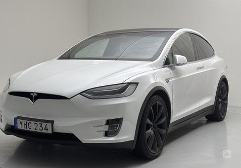 Tesla Model X, 2017