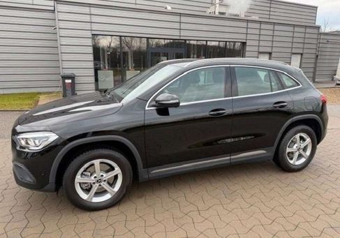 Mercedes-Benz GLA 200, 2023 3
