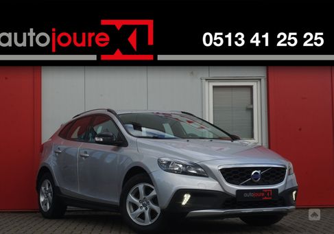 Volvo V40 Cross Country, 2013