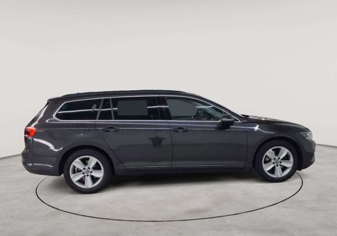 Volkswagen Passat, 2021