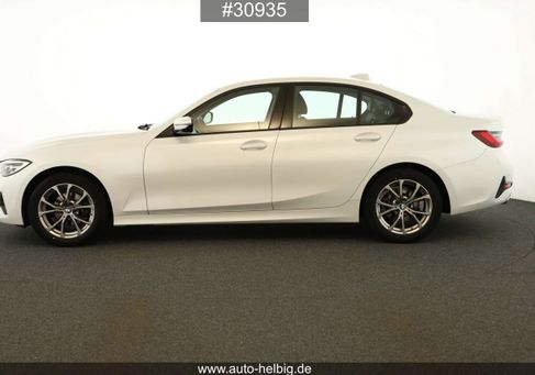 BMW 318, 2022