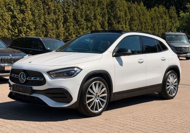 Mercedes-Benz GLA 200, 2022