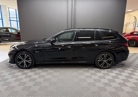 BMW 330, 2023
