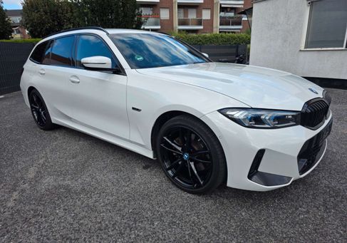 BMW 330, 2022 3