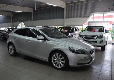 Volvo V40, 2014