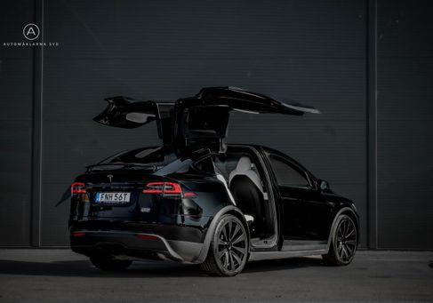 Tesla Model X, 2023