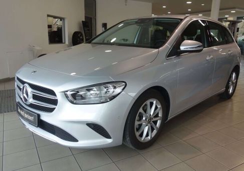 Mercedes-Benz B 180, 2022