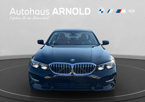 BMW 330, 2021