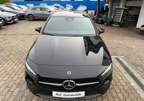 Mercedes-Benz A 180, 2025