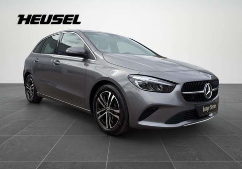 Mercedes-Benz B 180, 2025