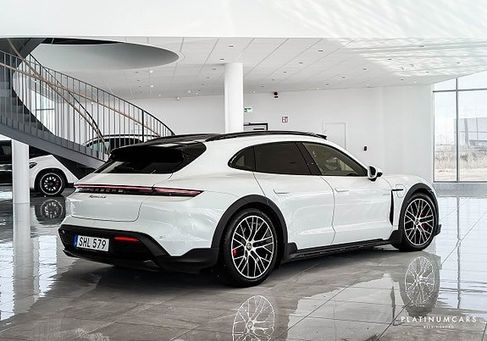 Porsche Taycan, 2022