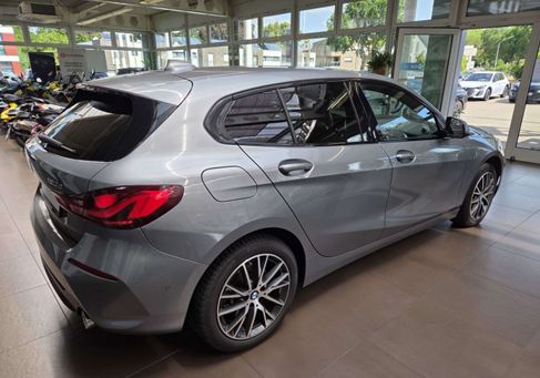 BMW 120, 2023