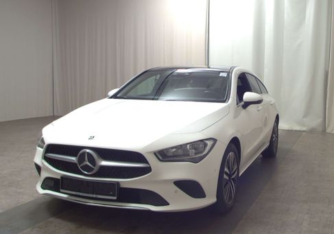 Mercedes-Benz 220, 2021