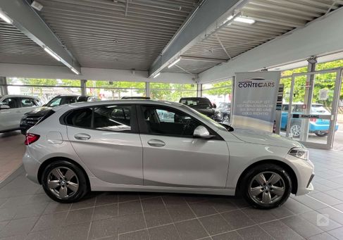 BMW 118, 2021