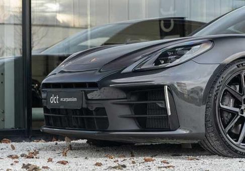 Porsche Panamera, 2023