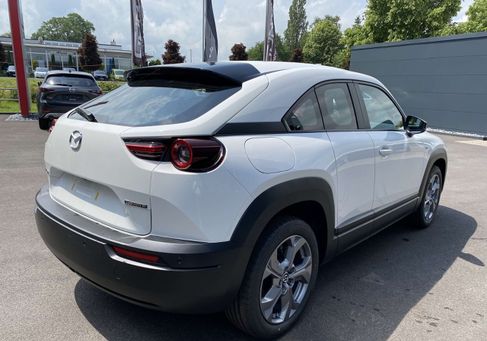 Mazda MX-30, 2023 3