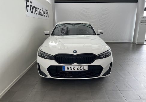 BMW 330, 2025 2