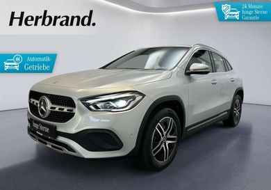 Mercedes-Benz GLA 200, 2022