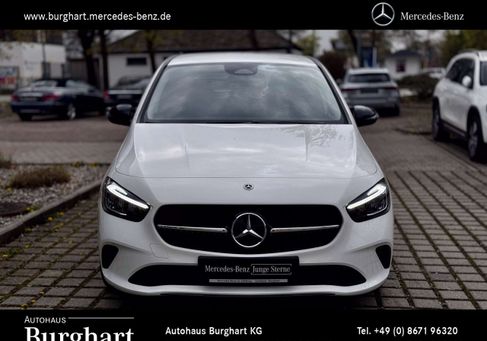 Mercedes-Benz B 180, 2025