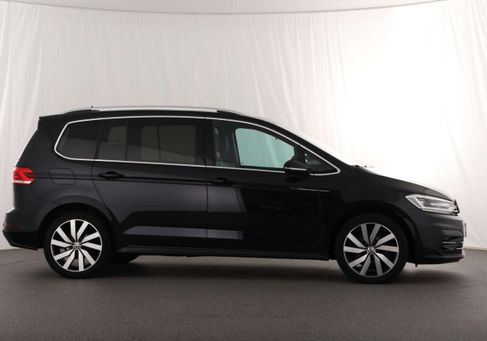 Volkswagen Touran, 2020 3